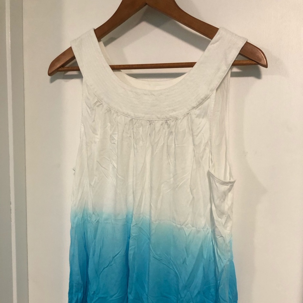 Beautiful blue/white top